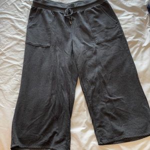 Stars Above grey cropped capris